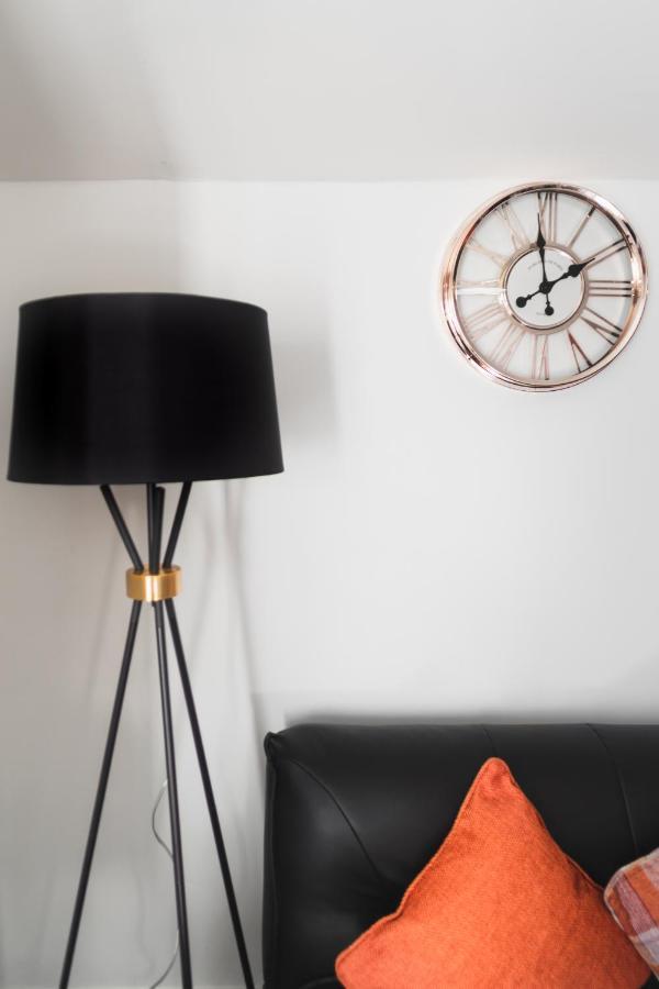 Perfect For Business And Leisure- Free Parking Appartement Southampton Buitenkant foto